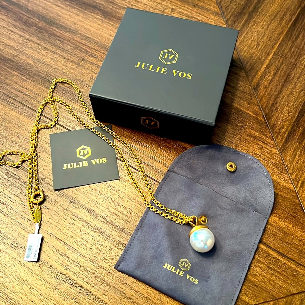 NEW Julie Vos 24K Gold Plated Jumbo Solitaire Pearl Bee Pendant Necklace & Chain